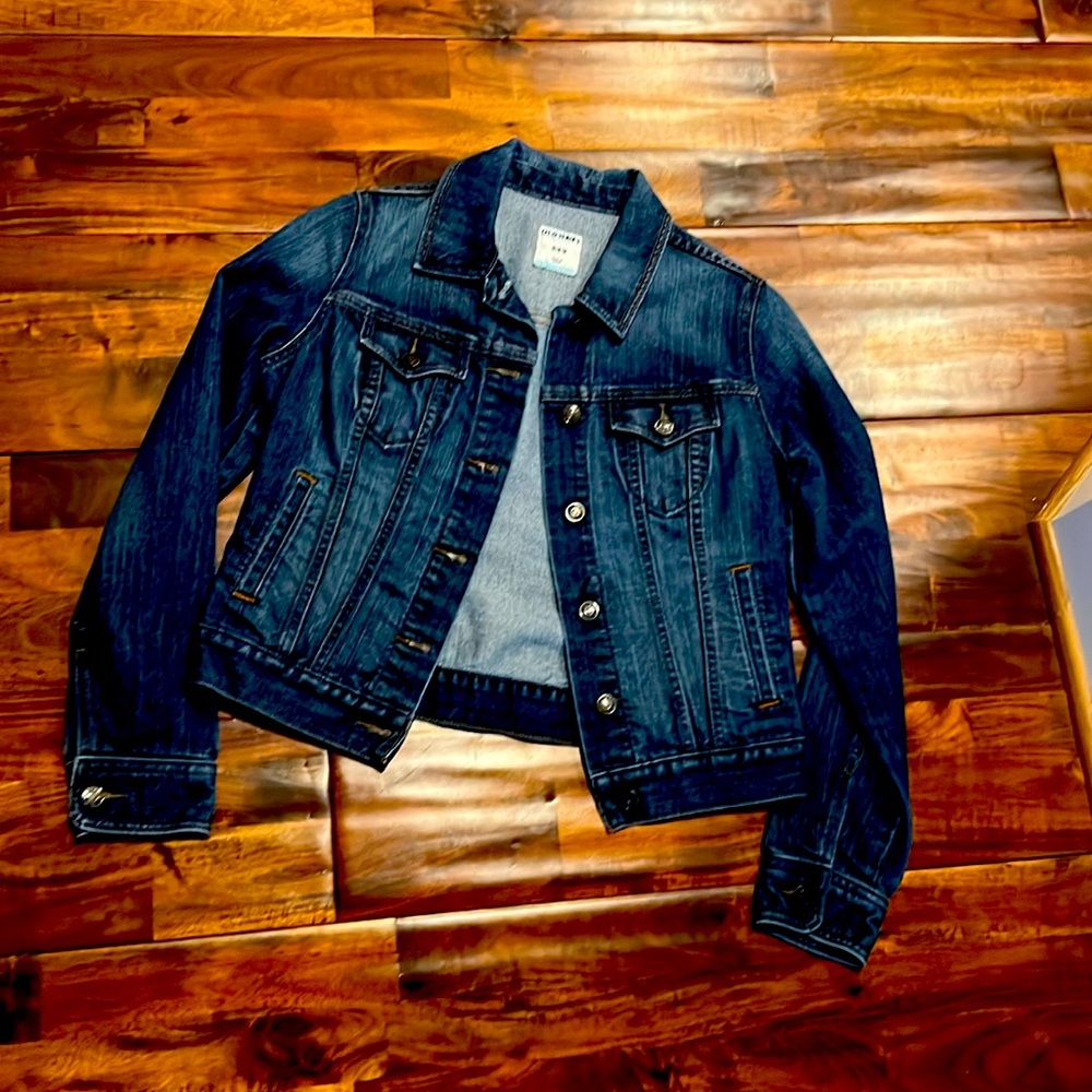 Old Navy denim jacket size size Medium